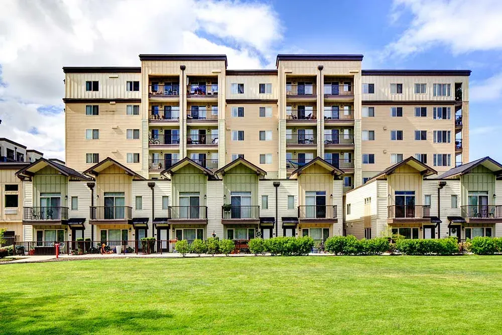 Echo Lake Apartments