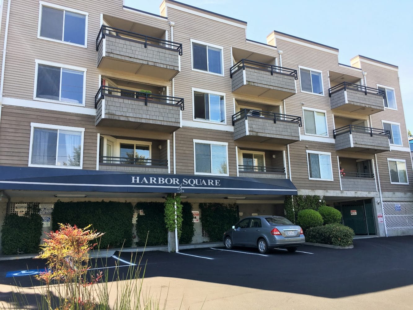 Harbor Square Athletic Club